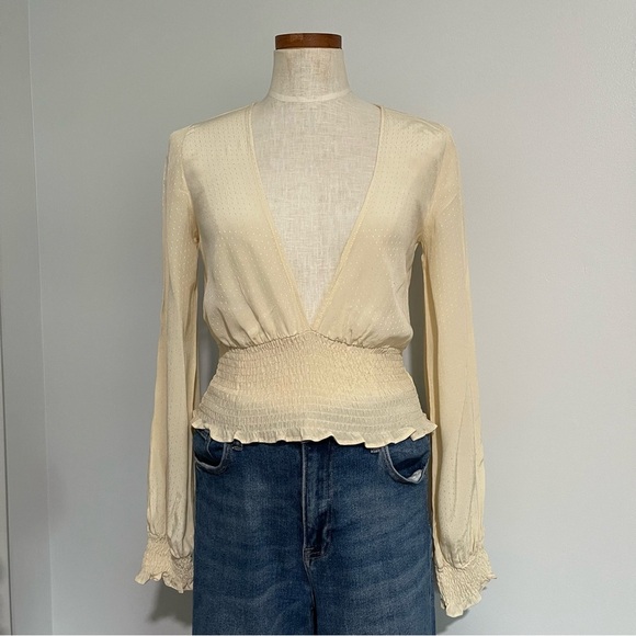 Urban Outfitters Ruth Vneck cream top NWT size Small - Picture 1 of 6